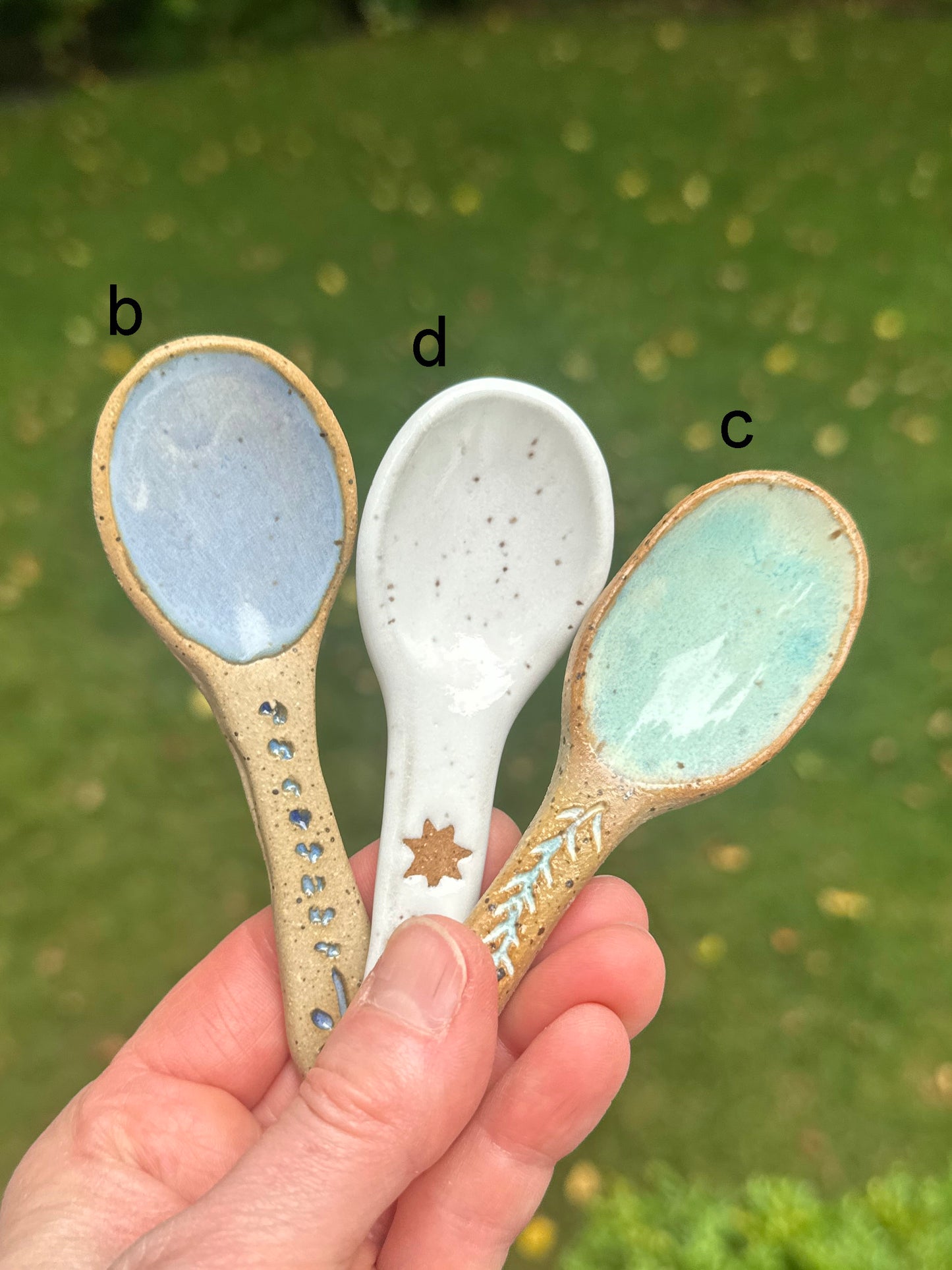 Medium ceramic spoons